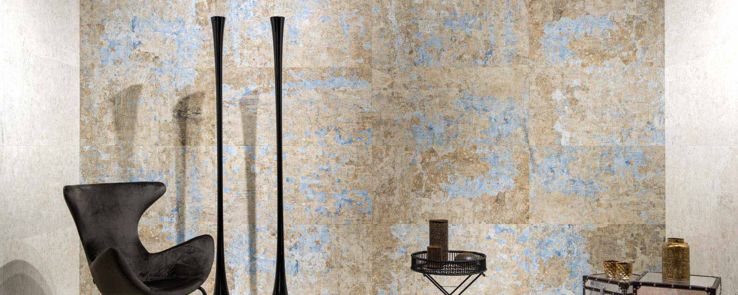 evoke_sillon_industrial_cemento_azul_blanco_ceramica