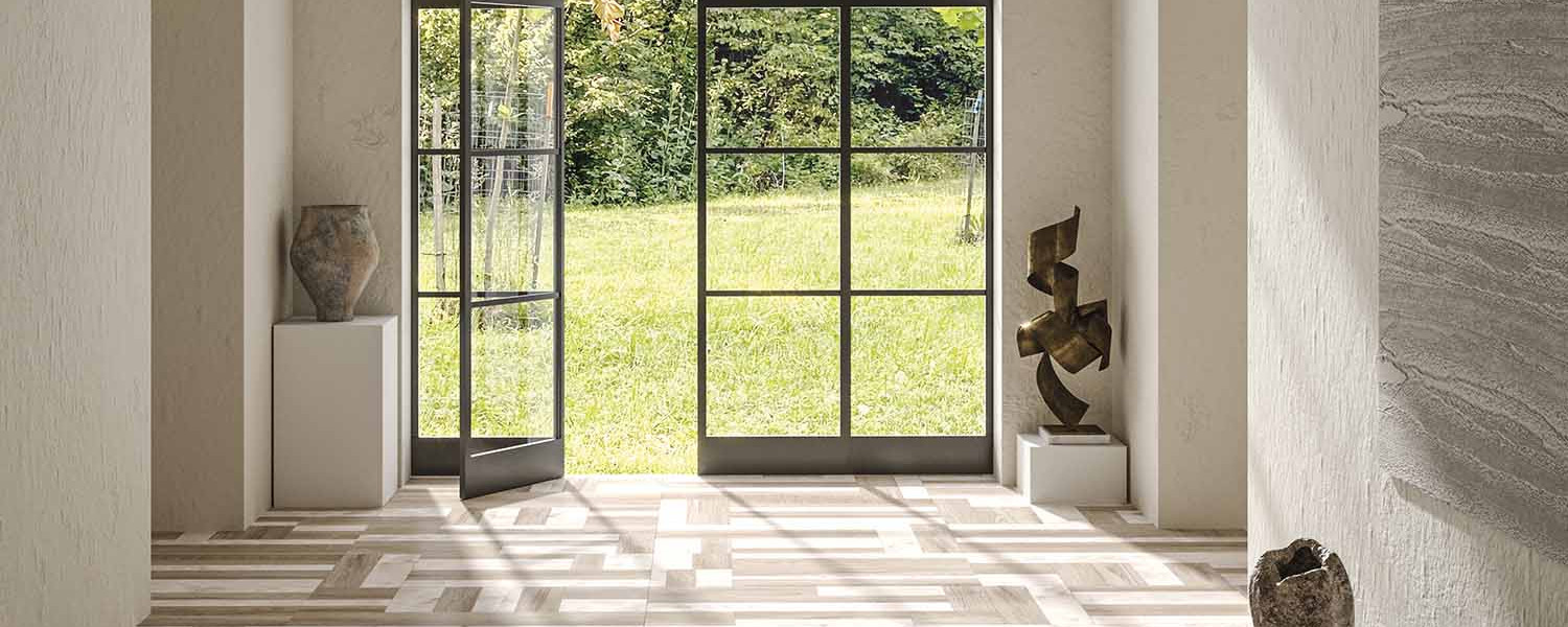 ibiza_entrada_suelo_madera_marmol_elegante