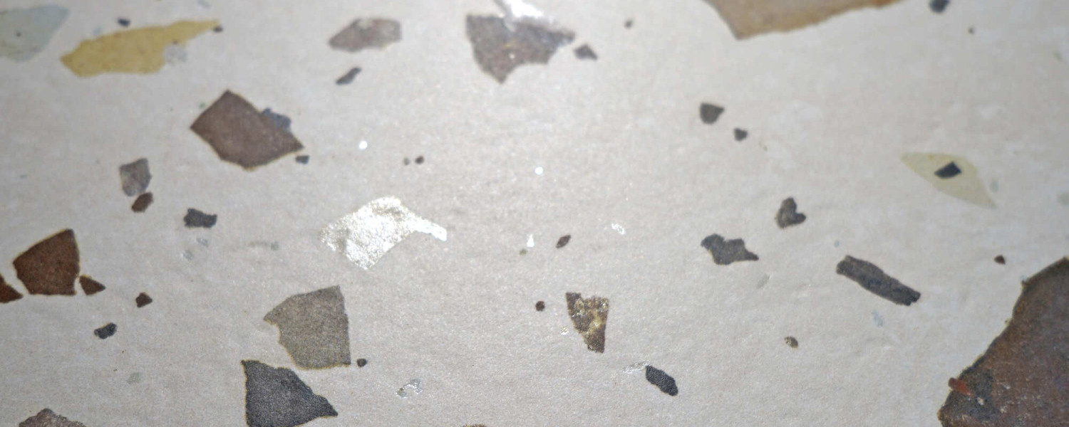 pebble white