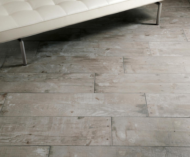 rafter_salon_gris_madera_descgastada