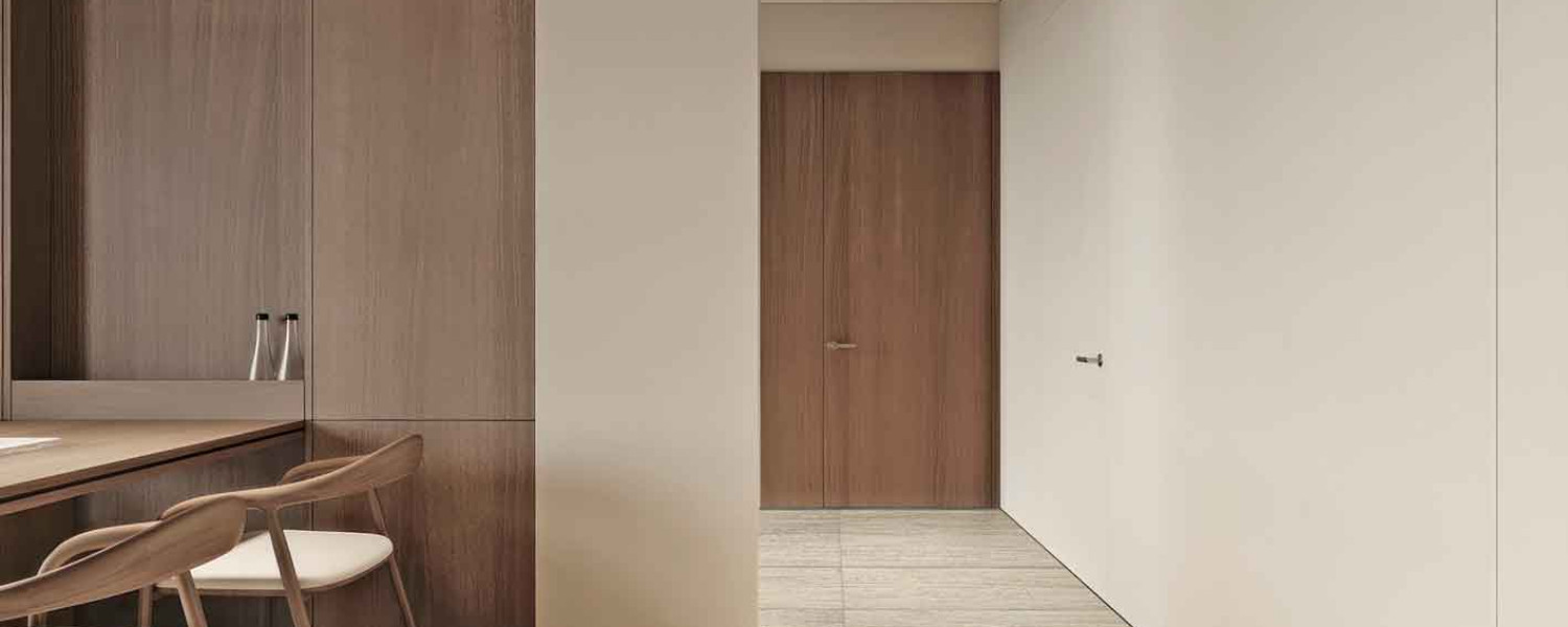 tribeca_recibidor_beige_azulejo_efecto_madera_minimalista