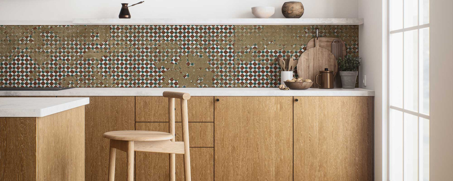 zest_cocina_rustica_mediterranea_pared_decorada